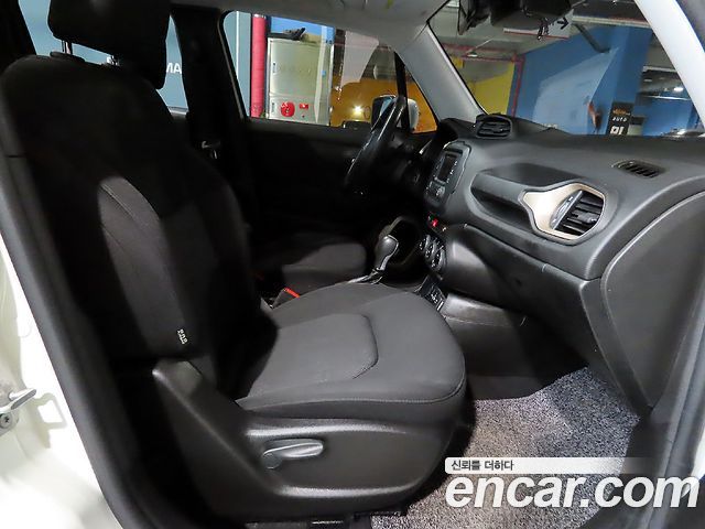 Jeep Renegade 2.4 Longitude 2016 — фото 15