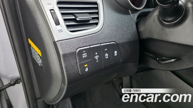 Hyundai Avante 1.6 VGT Modern Standard 2014 — фото 17