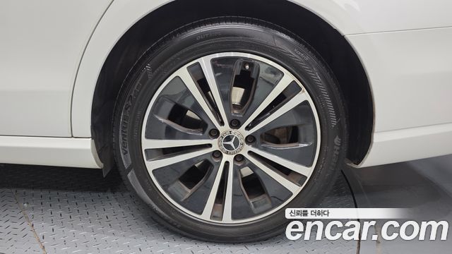Mercedes-Benz E-Class (W213) E250 Avantgarde 2021 — фото 21