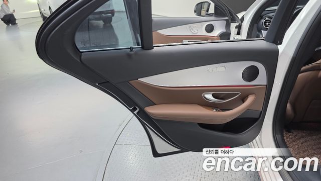 Mercedes-Benz E-Class (W213) E250 Avantgarde 2021 — фото 25