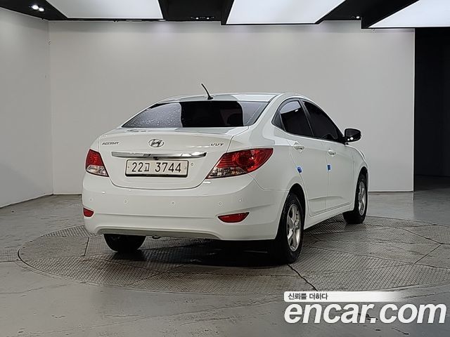 Hyundai Accent (New) 1.4 VVT Premium 2011 — фото 4