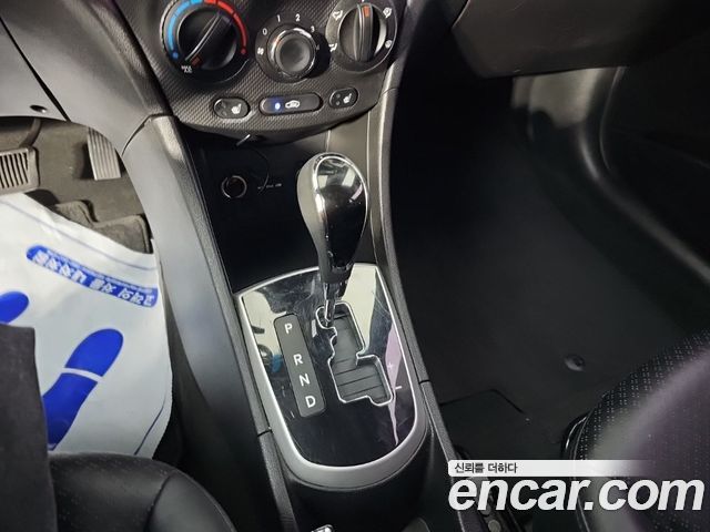 Hyundai Accent (New) 1.4 VVT Premium 2011 — фото 8