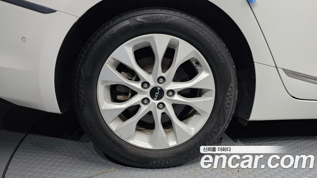Kia K8 2.5 Gasoline 2WD Noblesse 2022 — фото 5