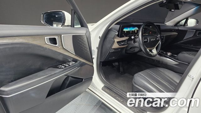 Kia K8 2.5 Gasoline 2WD Noblesse 2022 — фото 10