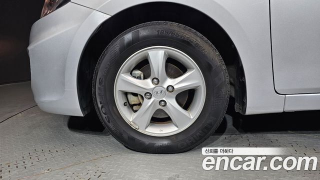 Hyundai Accent (New) 1.4 VVT Premier 2011 — фото 5