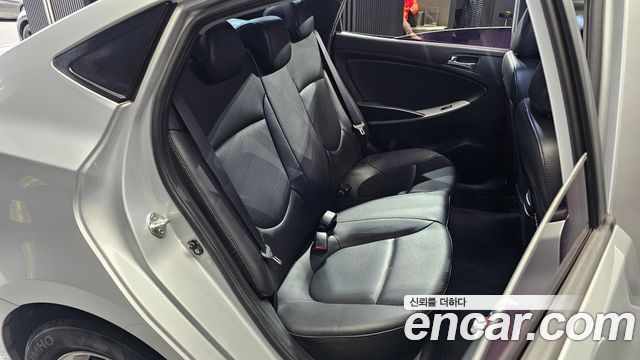 Hyundai Accent (New) 1.4 VVT Premier 2011 — фото 11