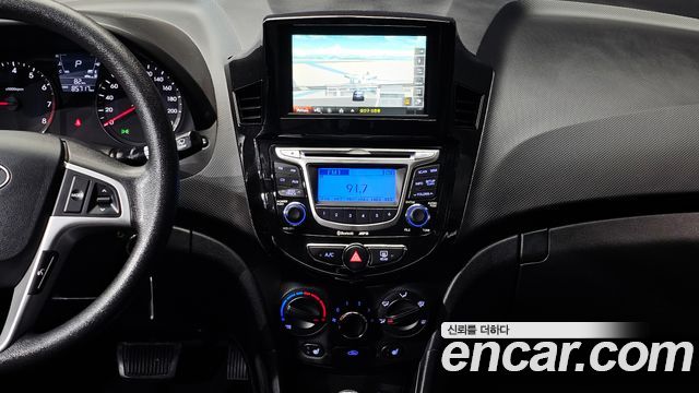 Hyundai Accent (New) 1.4 VVT Premier 2011 — фото 14