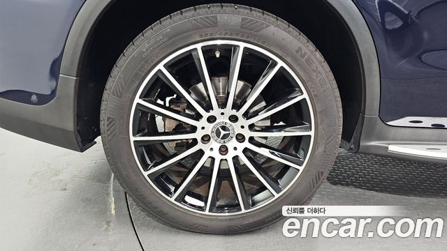 Mercedes-Benz GLC-Class (X253) GLC300 4MATIC AMG Line 2019 — фото 21