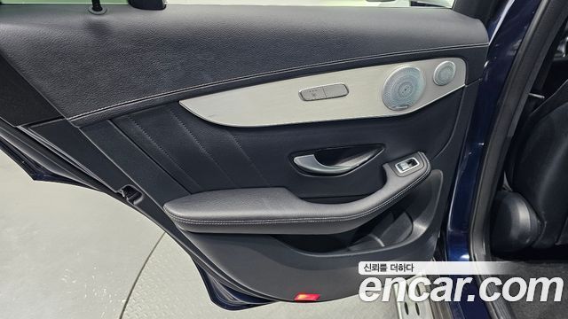 Mercedes-Benz GLC-Class (X253) GLC300 4MATIC AMG Line 2019 — фото 25