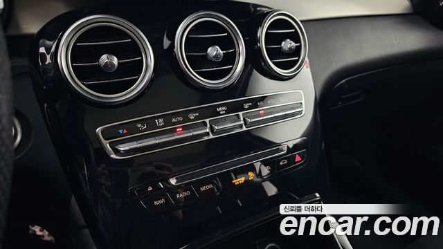 Mercedes-Benz GLC-Class (X253) GLC300 4MATIC AMG Line 2019 — фото 31