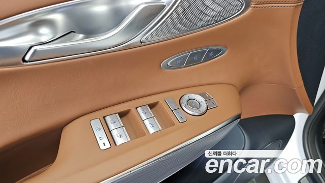 Genesis GV70 2.2 Diesel 2WD 2021 — фото 30