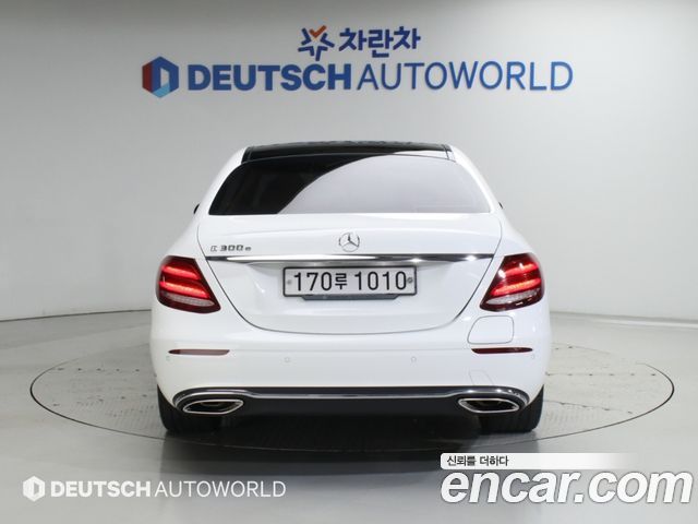 Mercedes-Benz E-Class (W213) E300e Exclusive 2019 — фото 4