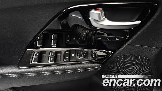 Kia Niro 1.6 Plug-in HEV Noblesse 2020 — фото 17