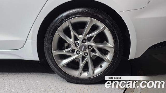 Genesis G70 Gasoline 2.0T 2WD 2021 — фото 21