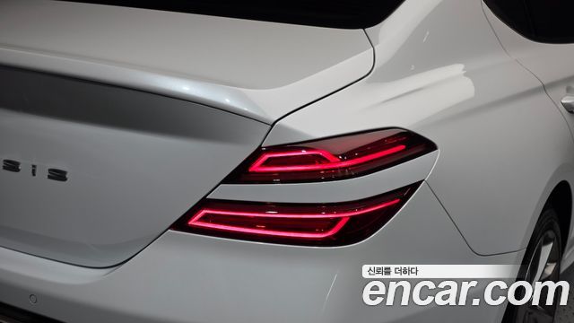 Genesis G70 Gasoline 2.0T 2WD 2021 — фото 23