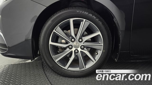 Lexus ES300h Executive XV60 2017 — фото 5