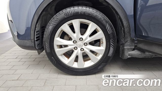 Toyota RAV4 2.5 4WD 4th 2014 — фото 5