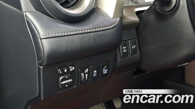 Toyota RAV4 2.5 4WD 4th 2014 — фото 16