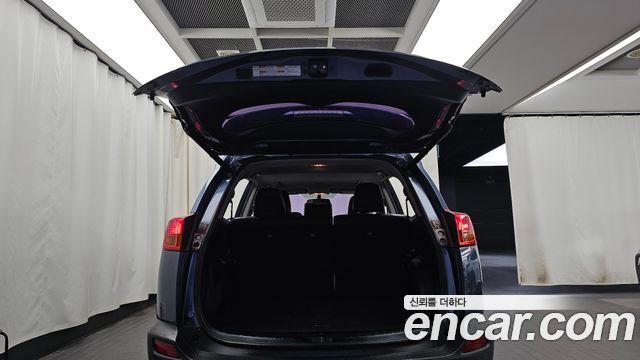 Toyota RAV4 2.5 4WD 4th 2014 — фото 20
