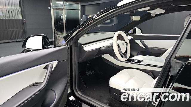Tesla Model Y Standard Range RWD 2021 — фото 10