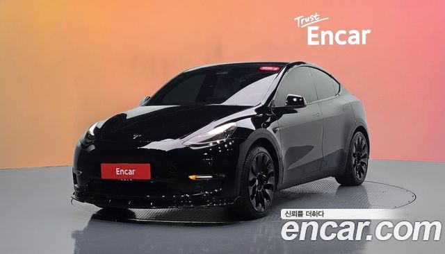Tesla Model Y Standard Range RWD