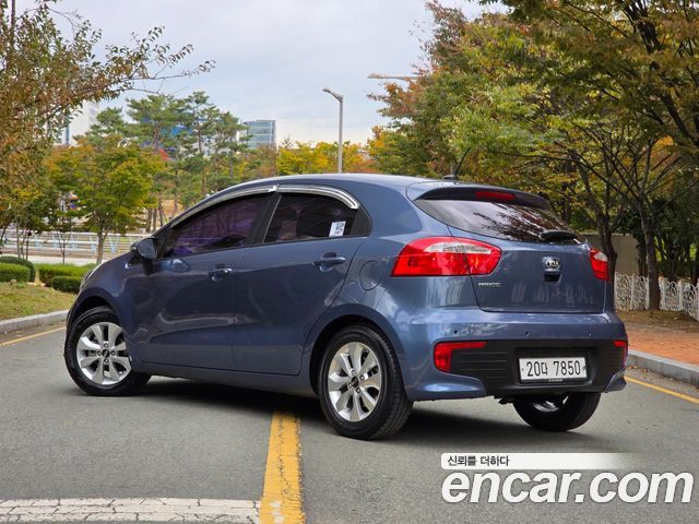 Kia Pride 5DR 1.6 GDI Luxury 2015 — фото 2
