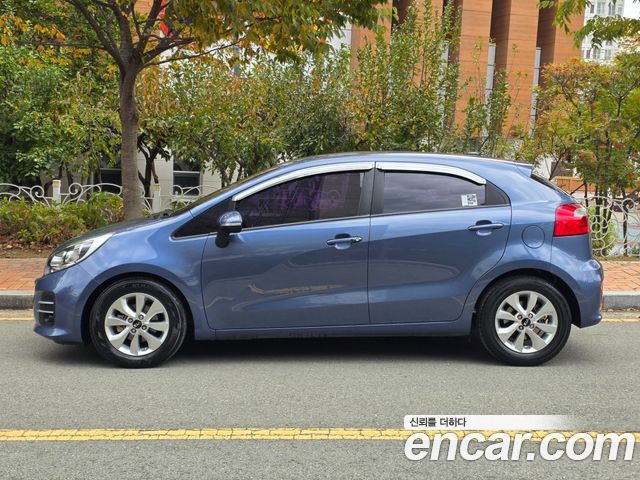 Kia Pride 5DR 1.6 GDI Luxury 2015 — фото 24