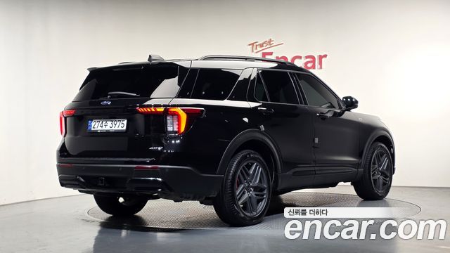 Ford Explorer (VI) 2.3 ST-Line 4WD 2025 — фото 2