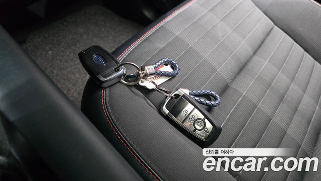 Ford Explorer (VI) 2.3 ST-Line 4WD 2025 — фото 15