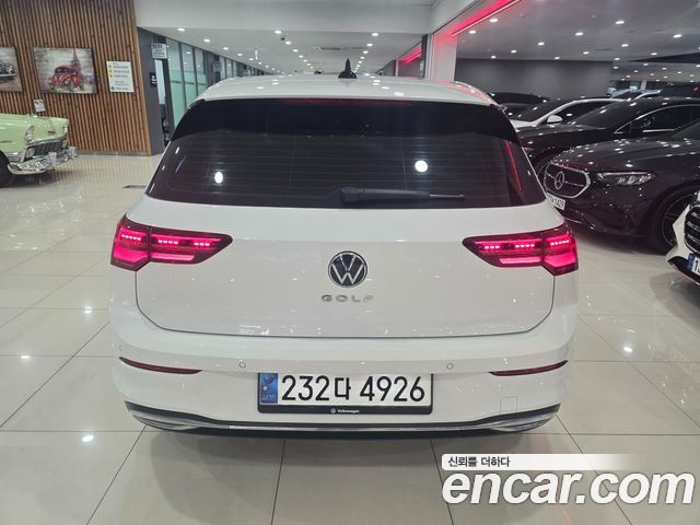 Volkswagen Golf (VIII) 2.0 TDI Prestige 2023 — фото 4
