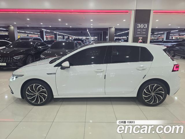 Volkswagen Golf (VIII) 2.0 TDI Prestige 2023 — фото 5