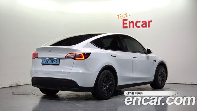 Tesla Model Y RWD 2024 — фото 2
