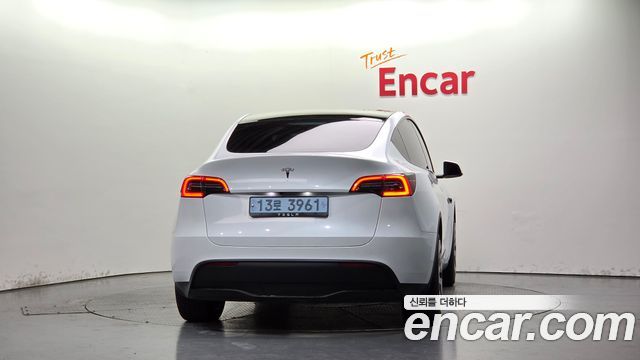 Tesla Model Y RWD 2024 — фото 4