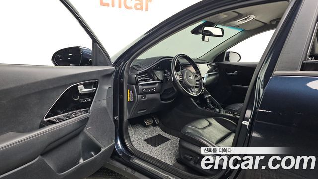 Kia Niro 1.6 HEV Noblesse Special 2020 — фото 10
