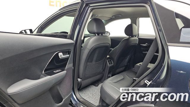 Kia Niro 1.6 HEV Noblesse Special 2020 — фото 12