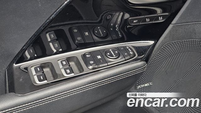 Kia Niro 1.6 HEV Noblesse Special 2020 — фото 13
