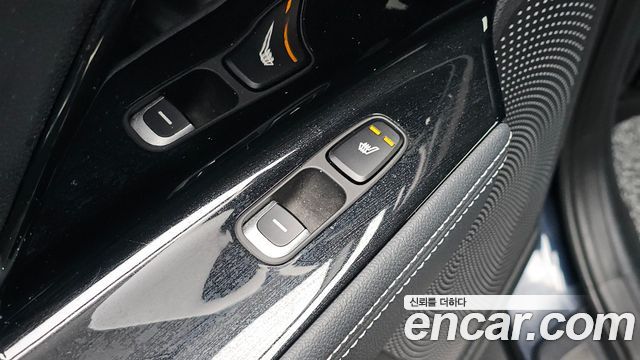 Kia Niro 1.6 HEV Noblesse Special 2020 — фото 19