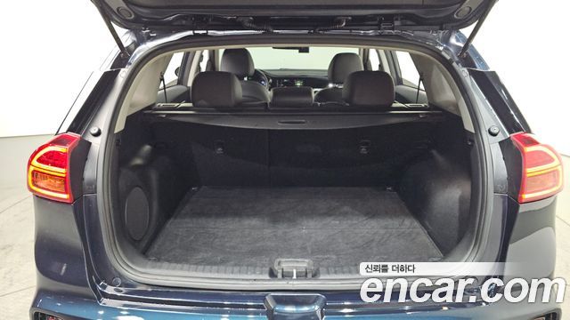 Kia Niro 1.6 HEV Noblesse Special 2020 — фото 20