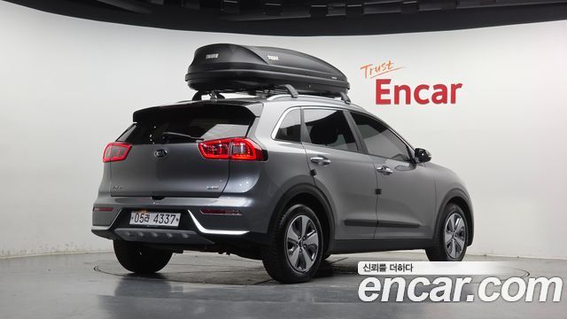 Kia Niro Prestige 2018 — фото 2