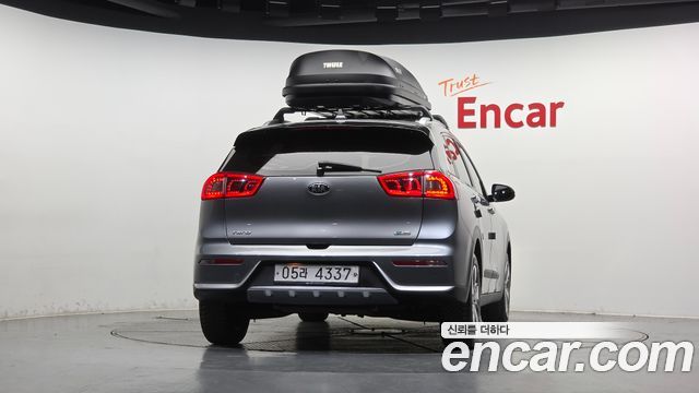 Kia Niro Prestige 2018 — фото 4
