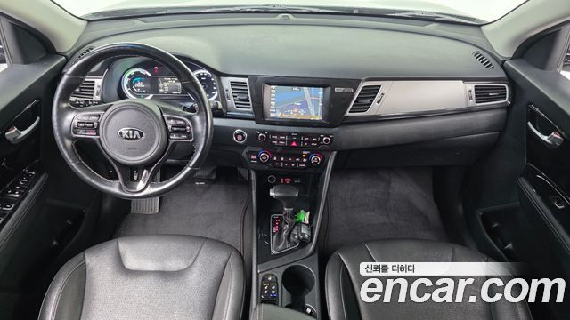 Kia Niro Prestige 2018 — фото 7