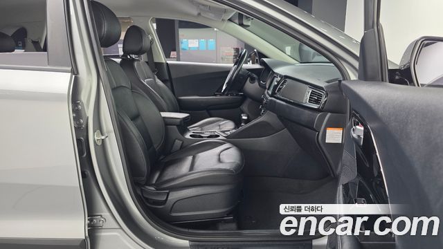 Kia Niro Prestige 2018 — фото 11