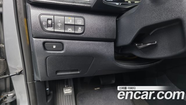 Kia Niro Prestige 2018 — фото 19