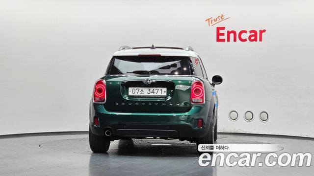 MINI Cooper D Countryman Standard 2nd 2017 — фото 4