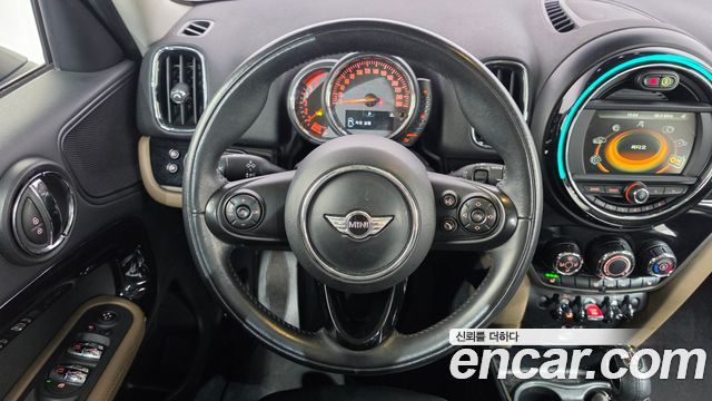 MINI Cooper D Countryman Standard 2nd 2017 — фото 13