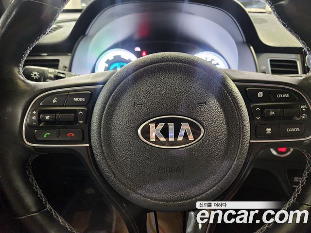 Kia Niro Prestige 2018 — фото 15