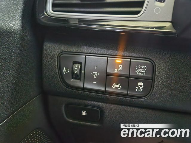 Kia Niro Prestige 2018 — фото 16