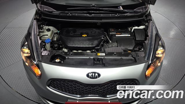 Kia Carens 2.0 LPi Prestige 2015 — фото 6