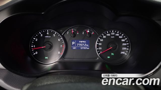 Kia Carens 2.0 LPi Prestige 2015 — фото 8