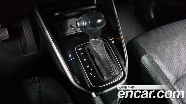 Kia Carens 2.0 LPi Prestige 2015 — фото 9